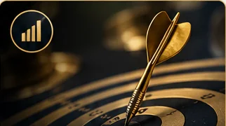 Goldener Pfeil trifft eine Zielscheibe als Symbol für klare Positionierung